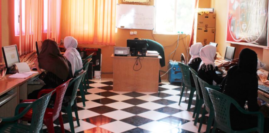 NAWIN ULYA SCHOOL IN HERAT EQUIPPED WITH COMPUTERS WITH THE HELP OF LOCAL MONITORS