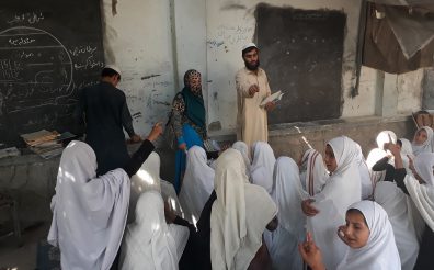 Integrity volunteer kicks off book collection and distribution campaign in Nangarhar